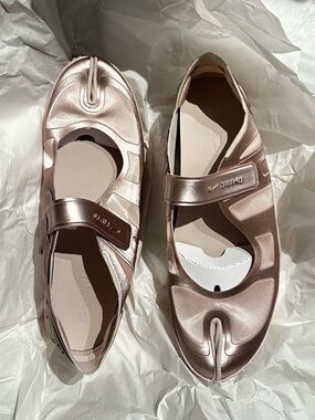 NIKESkims RIFT SILK SATIN LIMITED EDITION WOMENS SIZE 8.5 Nike Skims